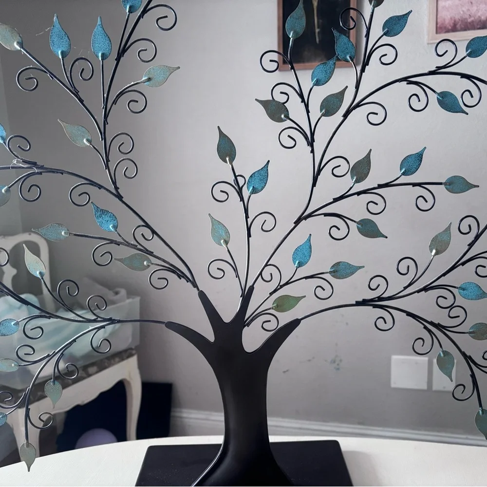 Vintage 2002 Hallmark keepsake large picture frame tree. - Picture 5 of 8